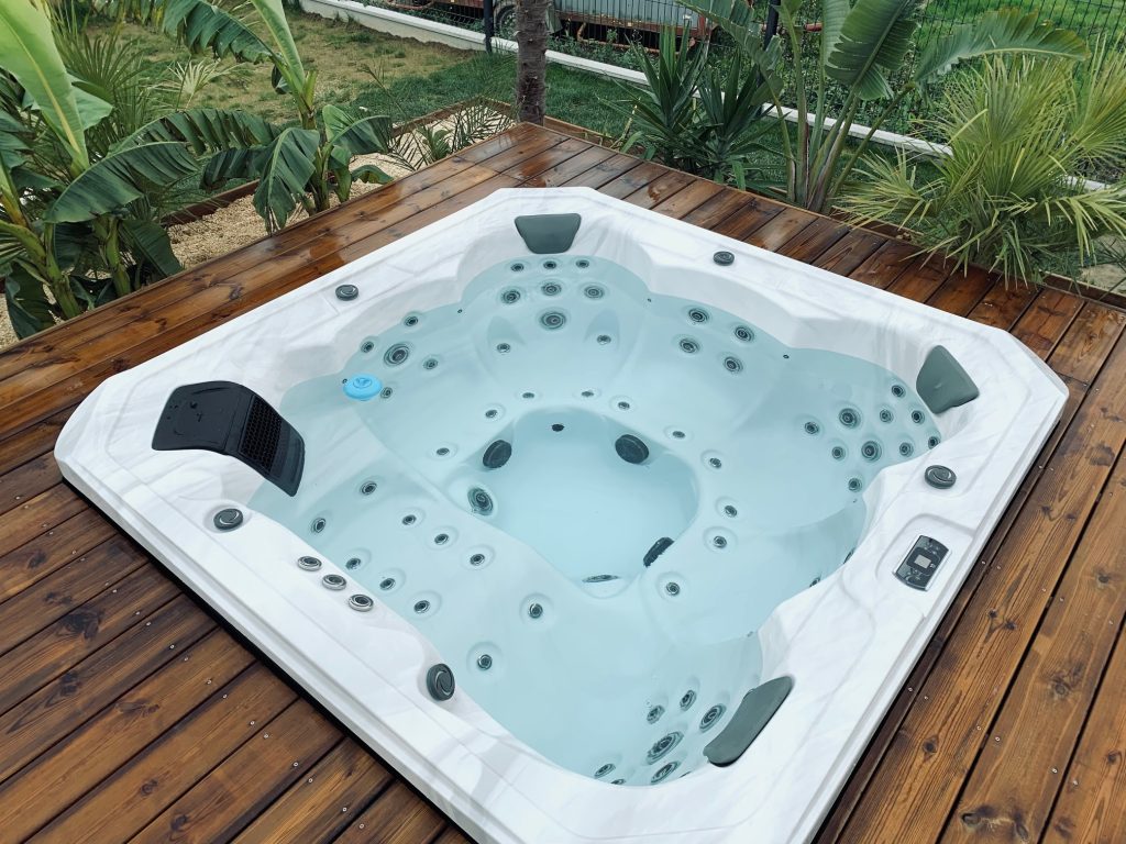 5 idées originales pour aménager un coin spa dans son jardin, Ligne-Spa
