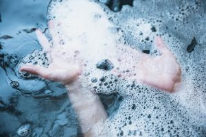 Courbatures : causes, symptômes et solutions naturelles (dont l’hydrothérapie), Ligne-Spa