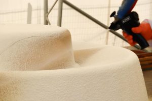 Application de mousse isolante sur une surface