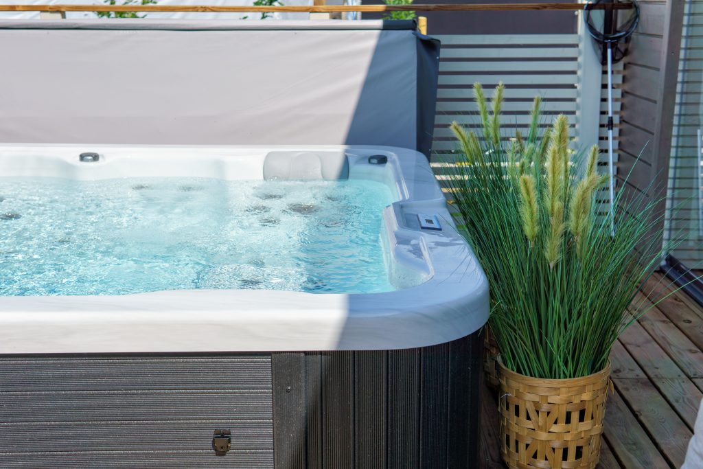 Spa rigide, semi-rigide ou gonflable : lequel choisir selon vos besoins ?, Ligne-Spa
