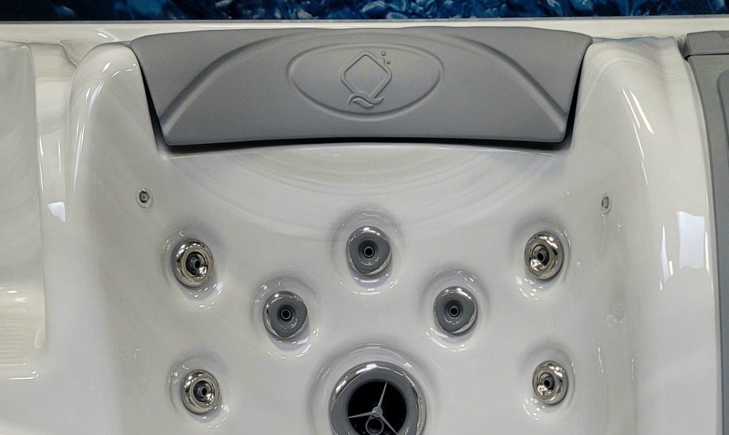 Comment entretenir son spa ? Conseils pratiques pour une eau claire et durable, Ligne-Spa