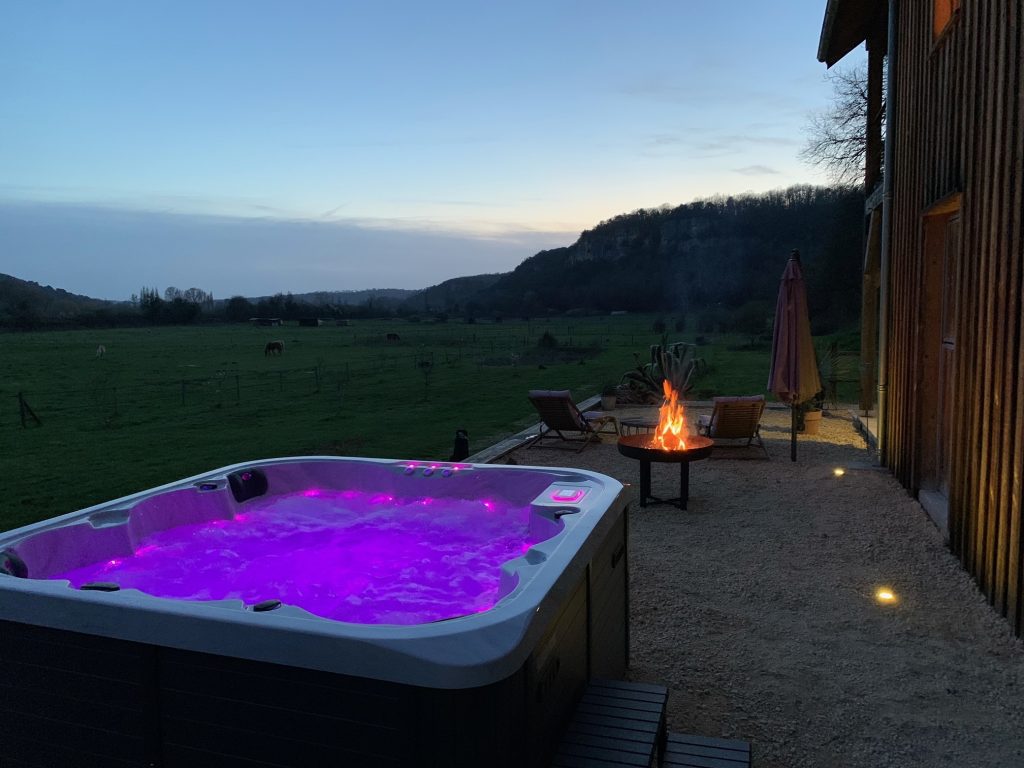 Chromothérapie : bienfaits, couleurs et utilisation dans un spa, Ligne-Spa