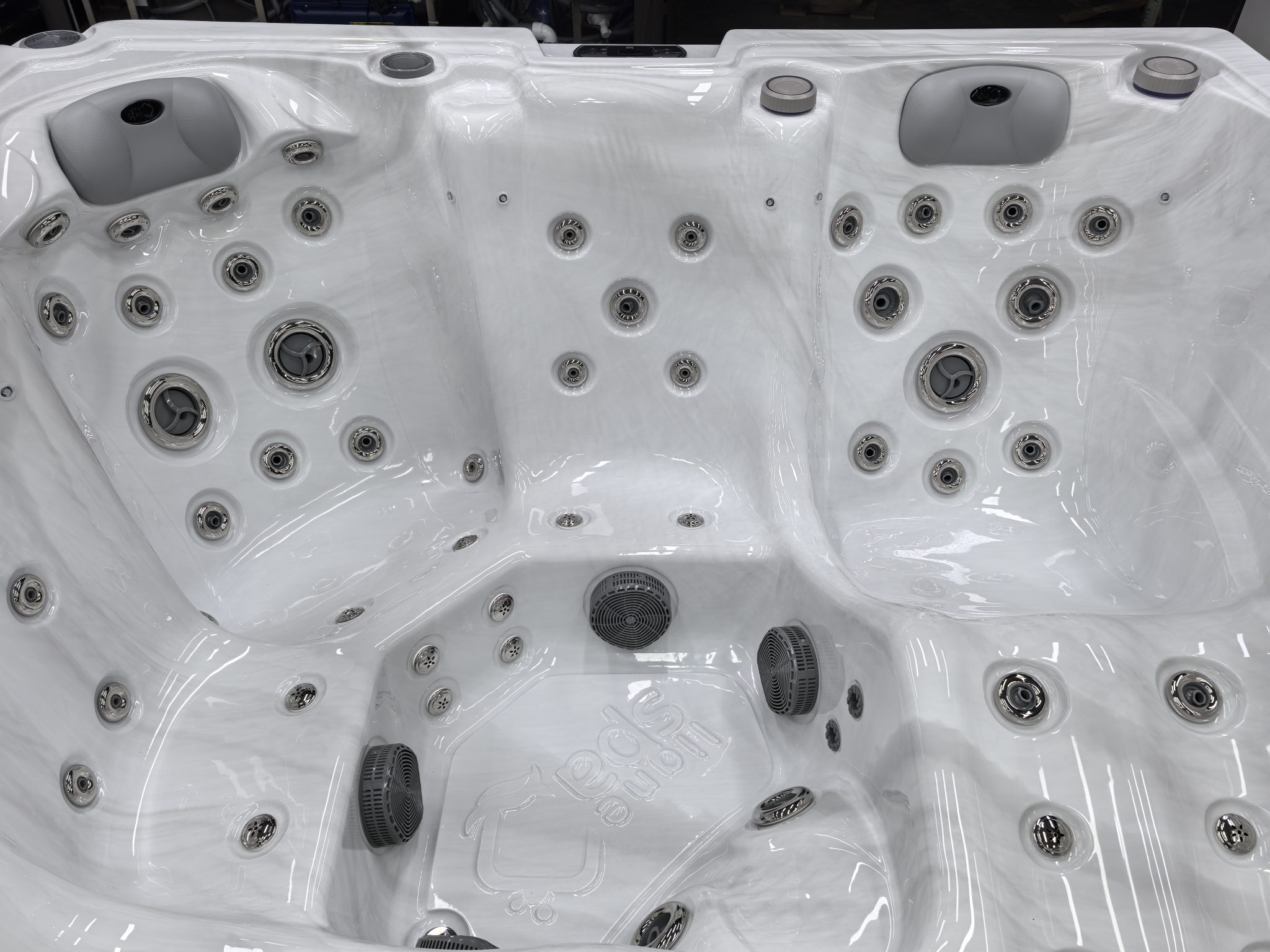 Ligne Spa LS PORTO VECCHIO ECO-ENERGIE – Spa 2m x 2m – 5 places dont 2 places allongées SPAS Ligne-Spa Ligne Spa LS PORTO VECCHIO ECO-ENERGIE – Spa 2m x 2m – 5 places dont 2 places allongées SPAS Ligne-Spa