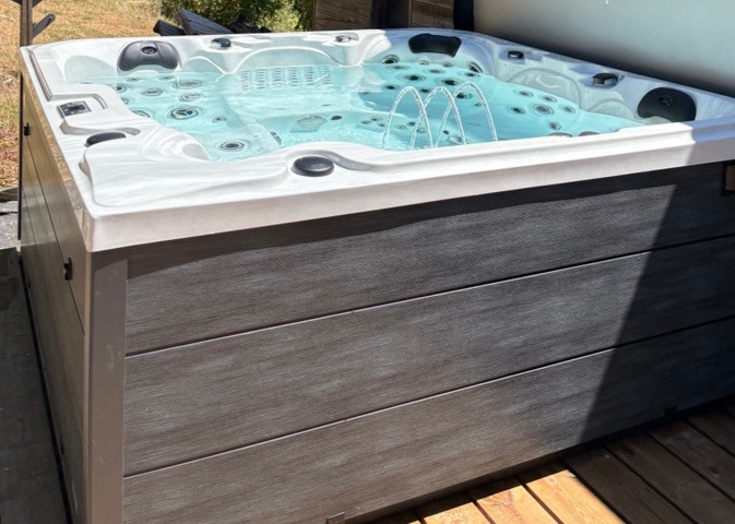 Ligne Spa LS PORTO VECCHIO ECO-ENERGIE – Spa 2m x 2m – 5 places dont 2 places allongées SPAS Ligne-Spa Ligne Spa LS PORTO VECCHIO ECO-ENERGIE – Spa 2m x 2m – 5 places dont 2 places allongées SPAS Ligne-Spa