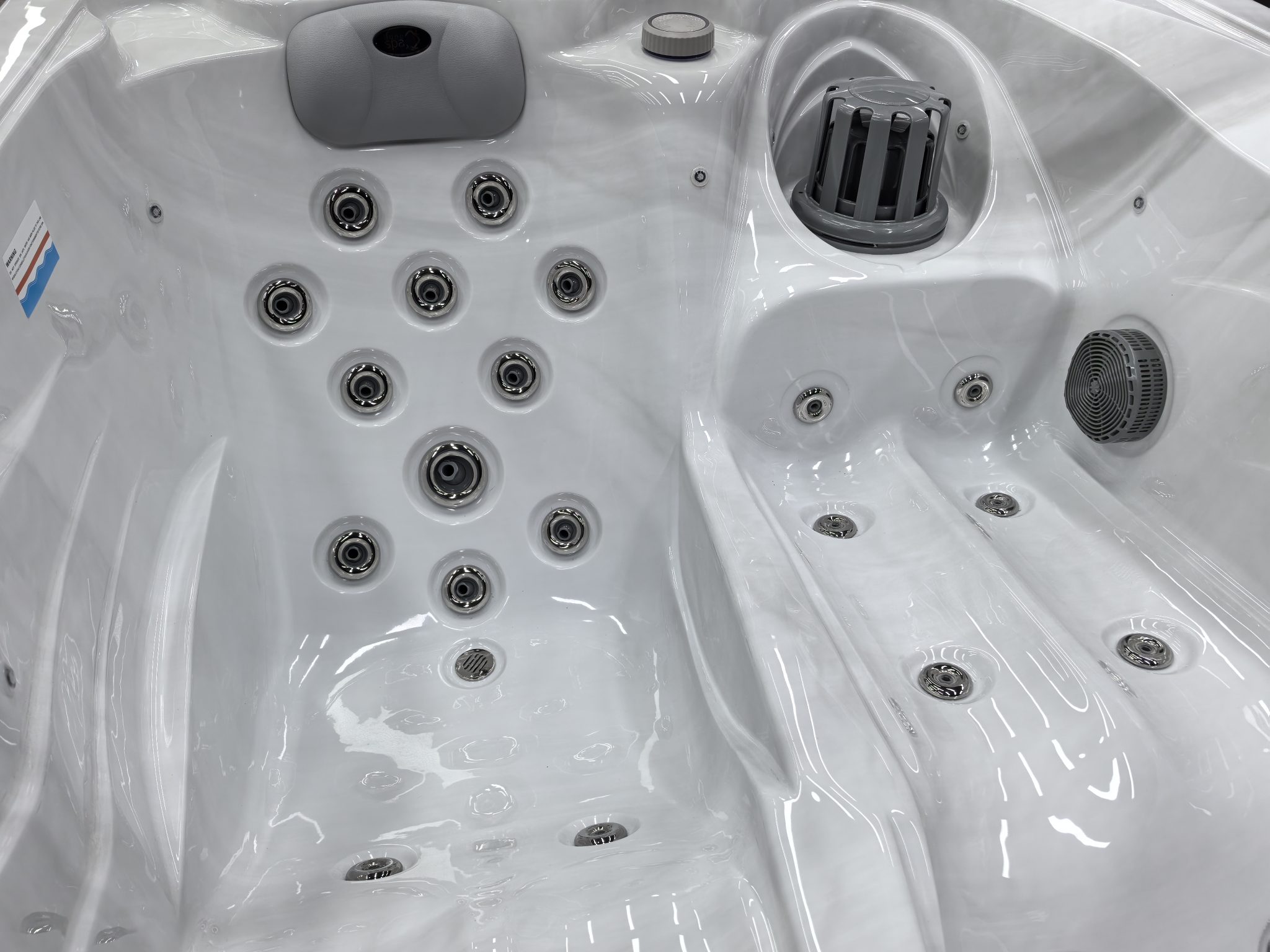 Spa LS VENISE Ecomax – Spa 2 places allongées – Plug and Play SPAS Ligne-Spa Spa LS VENISE Ecomax – Spa 2 places allongées – Plug and Play SPAS Ligne-Spa