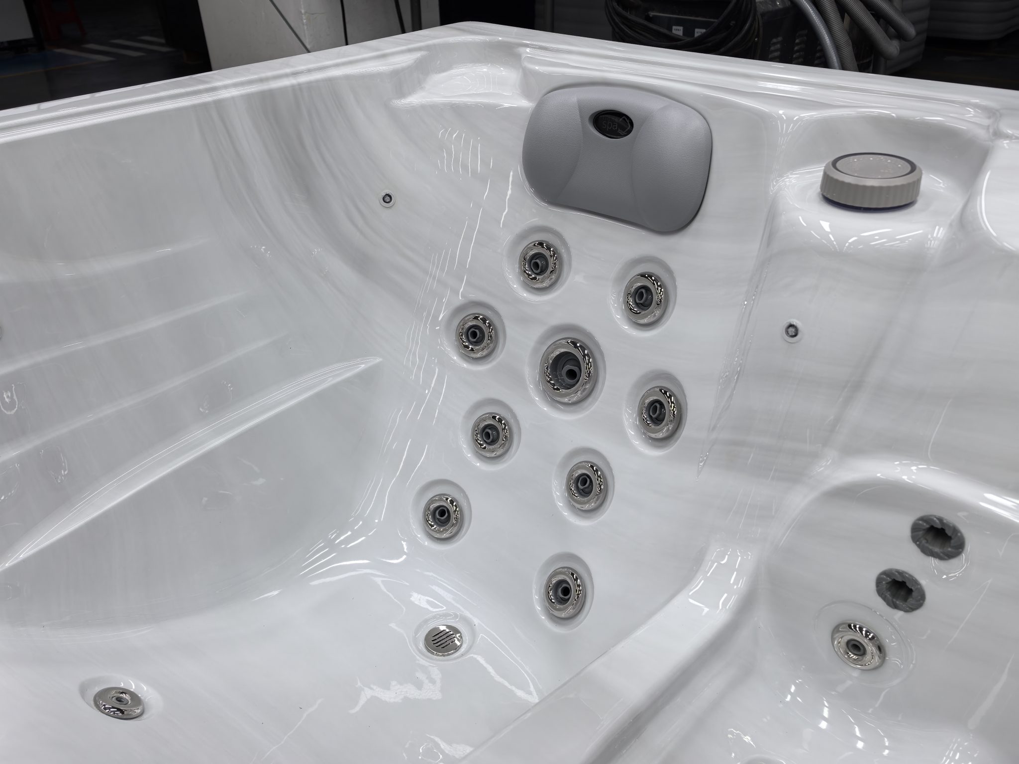 Spa LS VENISE Ecomax – Spa 2 places allongées – Plug and Play SPAS Ligne-Spa Spa LS VENISE Ecomax – Spa 2 places allongées – Plug and Play SPAS Ligne-Spa