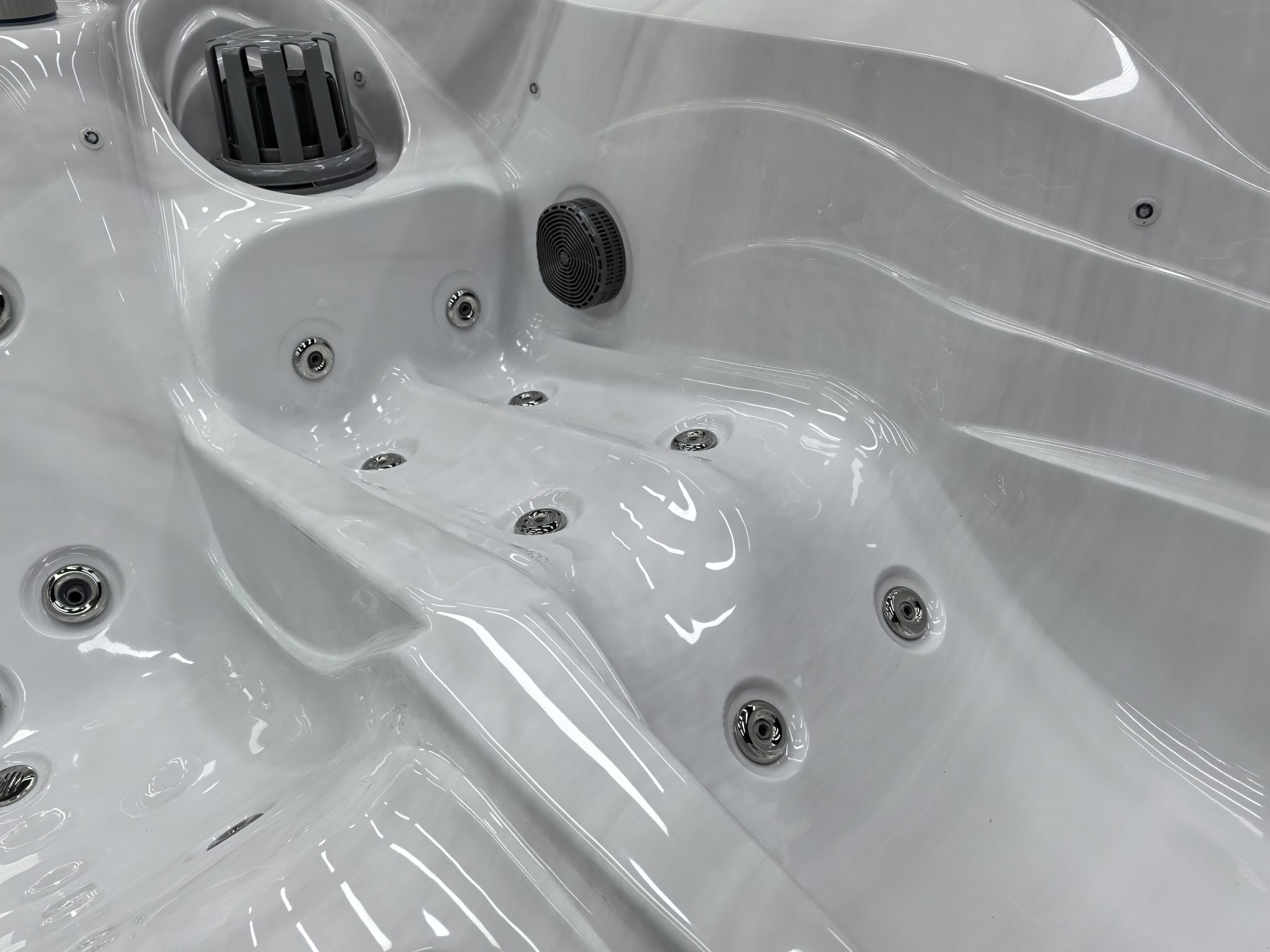 Spa LS VENISE Ecomax – Spa 2 places allongées – Plug and Play SPAS Ligne-Spa Spa LS VENISE Ecomax – Spa 2 places allongées – Plug and Play SPAS Ligne-Spa