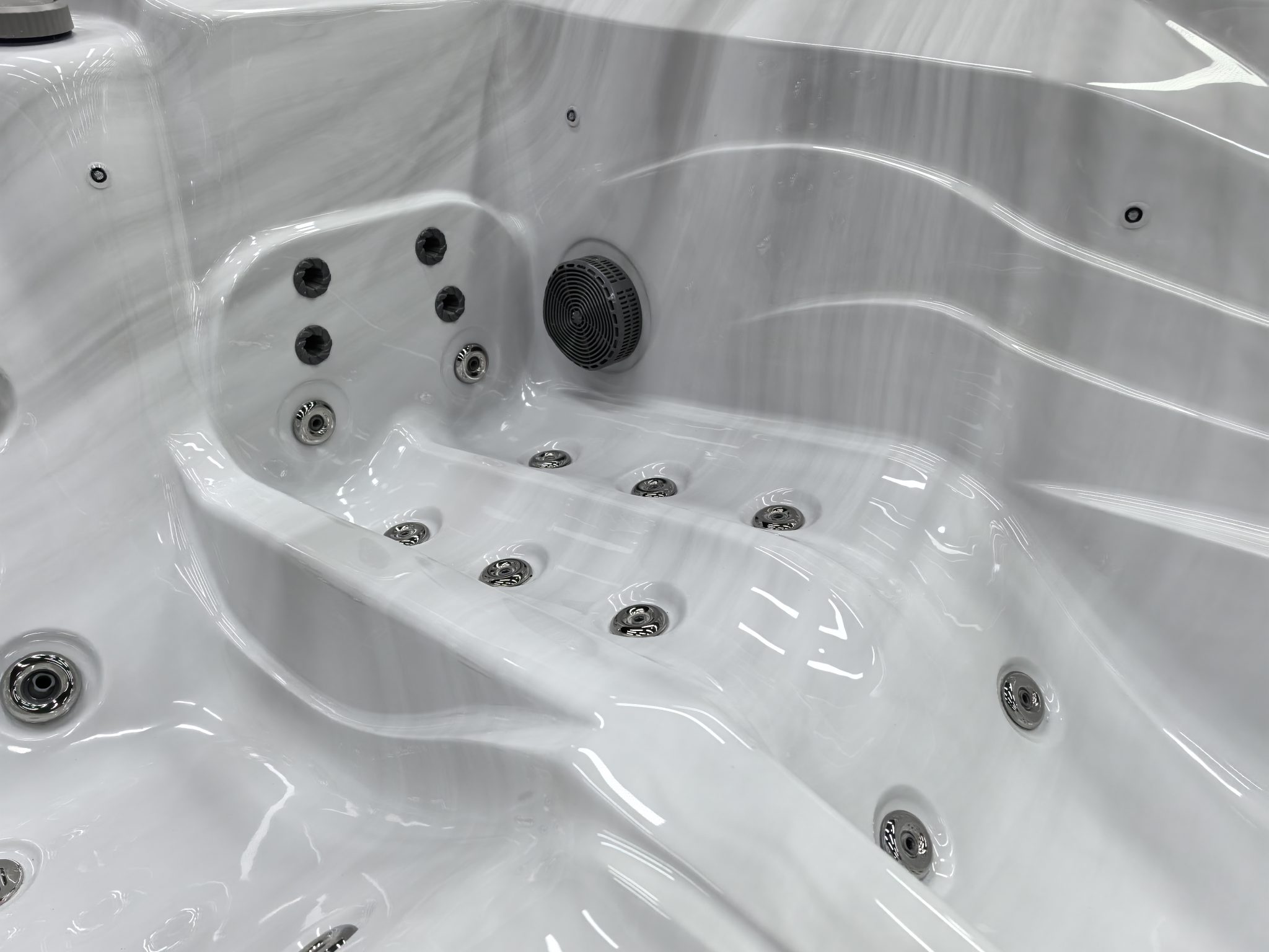 Spa LS VENISE Ecomax – Spa 2 places allongées – Plug and Play SPAS Ligne-Spa Spa LS VENISE Ecomax – Spa 2 places allongées – Plug and Play SPAS Ligne-Spa