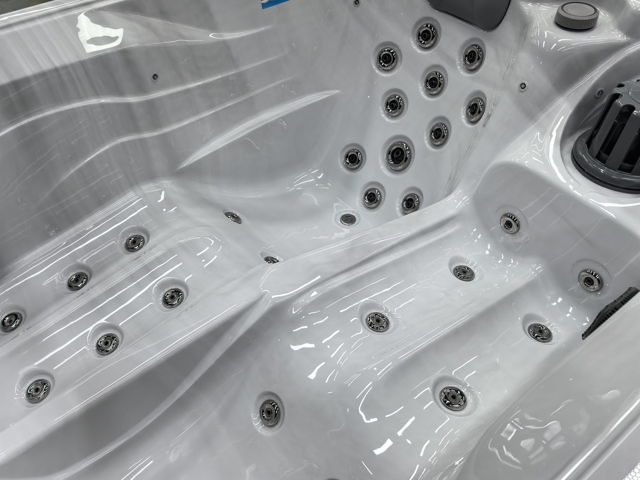 Spa LS VENISE Ecomax – Spa 2 places allongées – Plug and Play SPAS Ligne-Spa Spa LS VENISE Ecomax – Spa 2 places allongées – Plug and Play SPAS Ligne-Spa