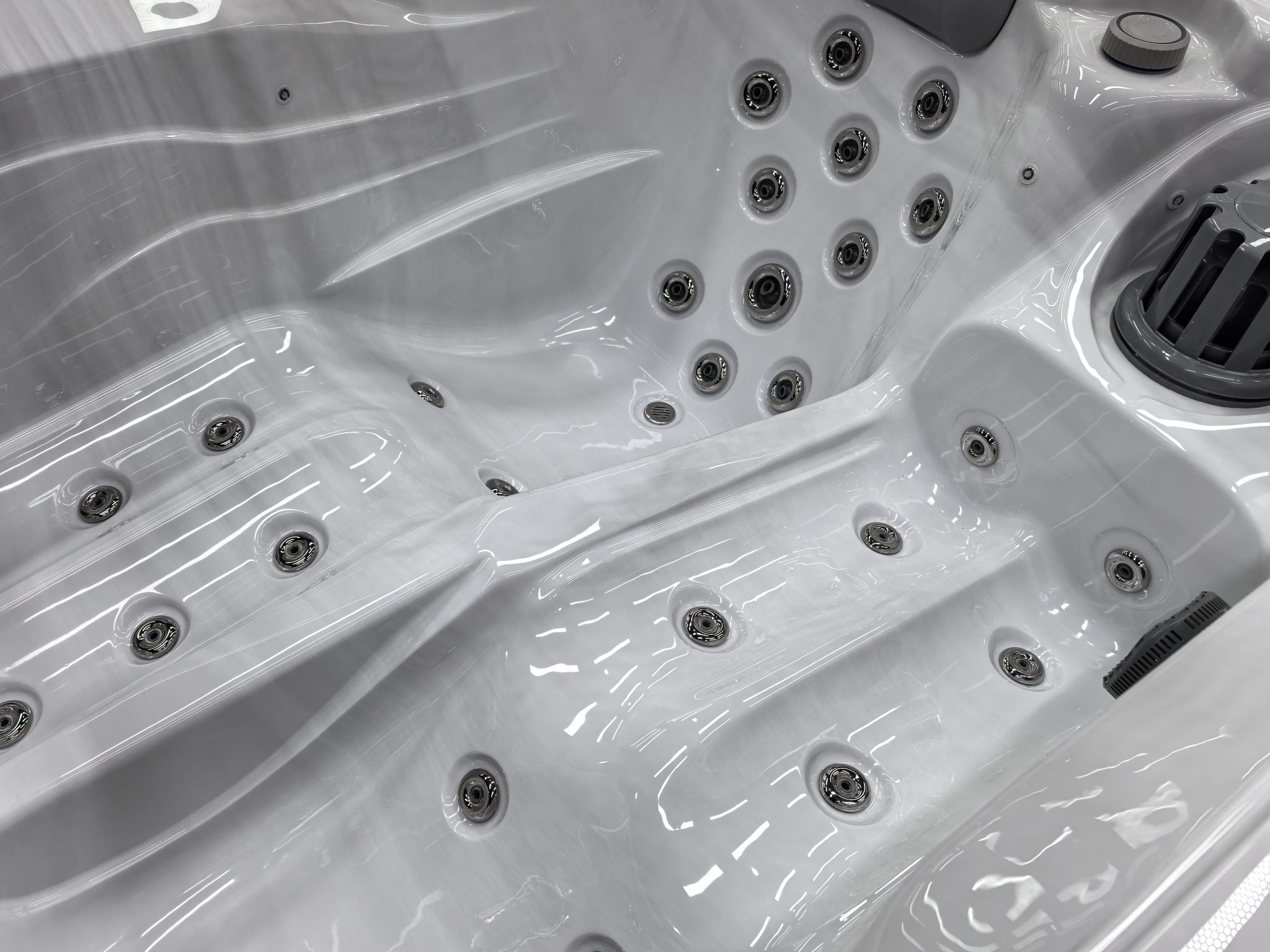 Spa LS VENISE Ecomax – Spa 2 places allongées – Plug and Play SPAS Ligne-Spa Spa LS VENISE Ecomax – Spa 2 places allongées – Plug and Play SPAS Ligne-Spa